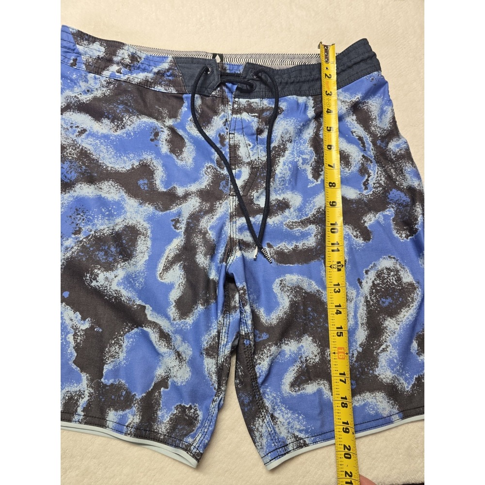 Volcom Men's Blue Black Abstract Print Board Shorts Swim Trunks Size 32...